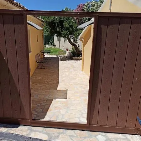 Monastery Apartment-kassiopitra Апартаменты Corfu (city)